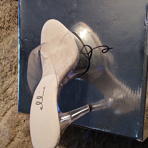 Clear high heels - Picture 1 of 3